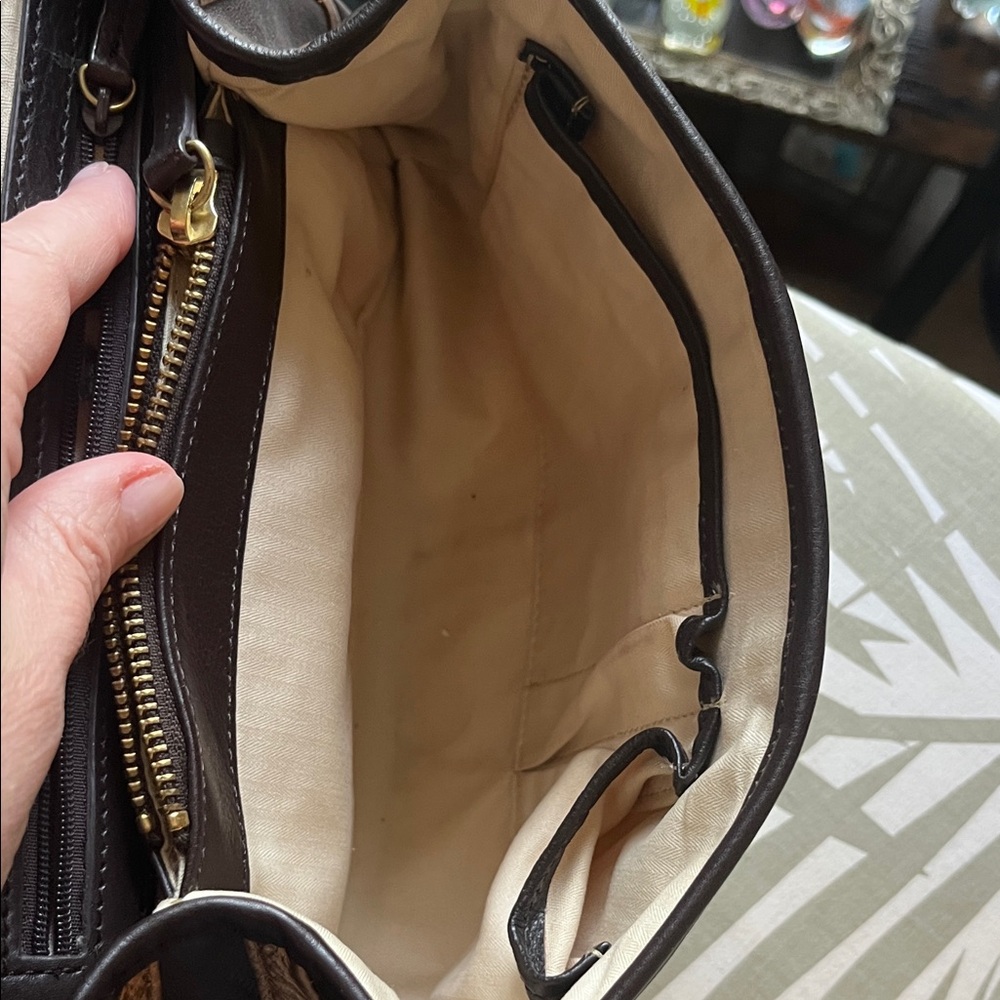 Kenneth Cole Retro Leather purse - Picture 8 of 16